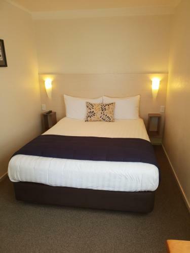 Hananui Lodge And Apartments