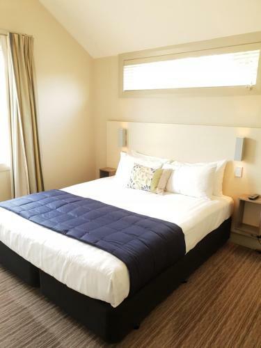 Hananui Lodge And Apartments