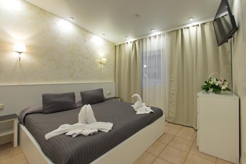 Fort R Hotel