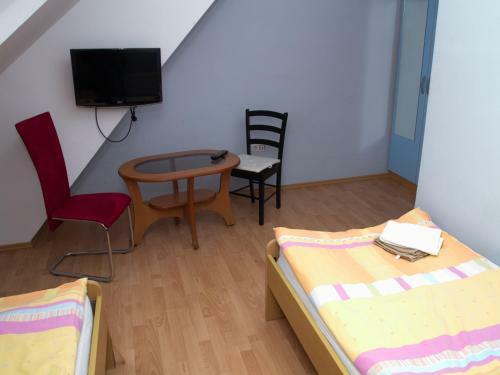 Hostal Guest House Pri Treh Lipah