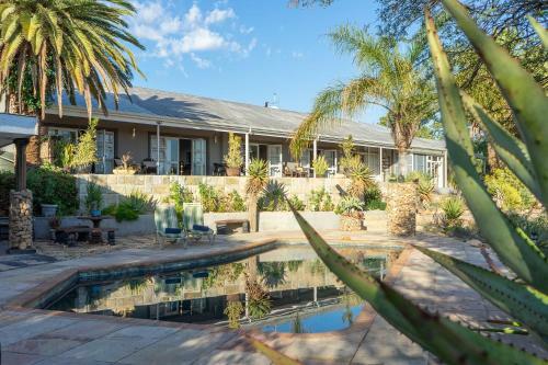 Hostal Aloe Manor