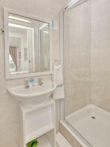 Hostal Mermaid Guest House