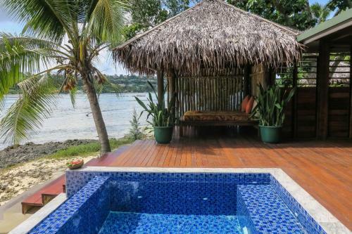 Hotel Erakor Island Resort & Spa