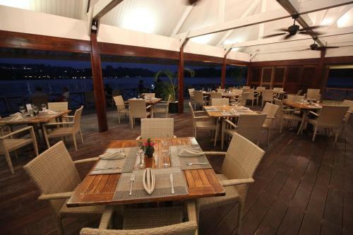 Hotel Erakor Island Resort & Spa