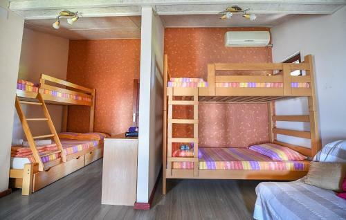 San Art Floating Hostel & Apartments