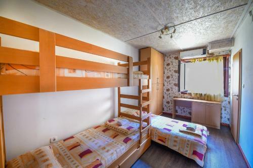 San Art Floating Hostel & Apartments