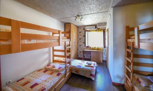 San Art Floating Hostel & Apartments