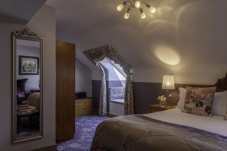 Hotel Clontarf Castle