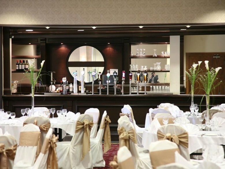 Hotel Green Isle Conference & Leisure