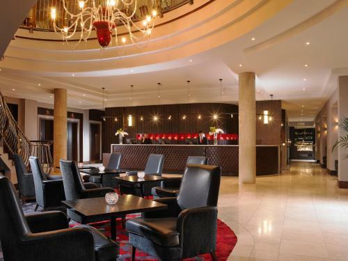 Red Cow Moran Hotel