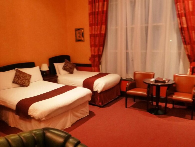 Hotel Russell Court