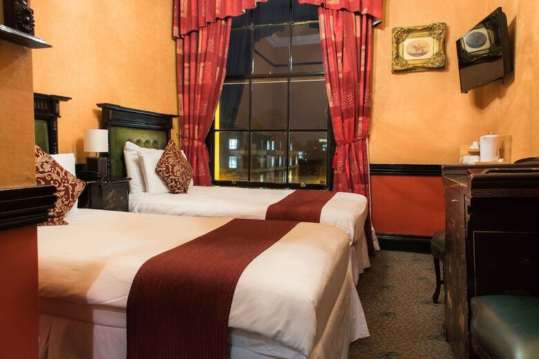 Hotel Russell Court