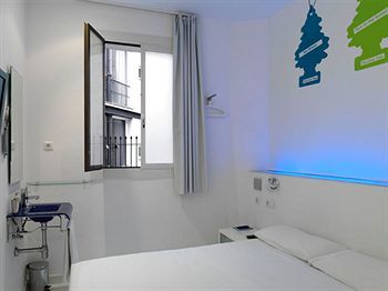 Hostal Chic&basic Tallers