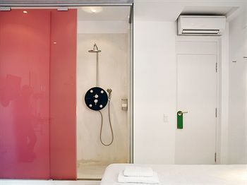 Hostal Chic&basic Tallers