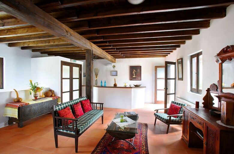 Hostal Ambelikos Traditional Agrohotel