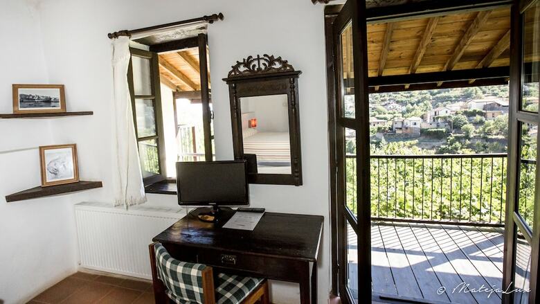 Hostal Ambelikos Traditional Agrohotel