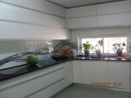 Two Bedroom Apartment With Patio And Pool