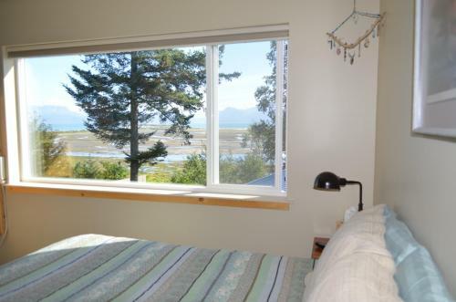 Bay Ave Bed And Breakfast Inn