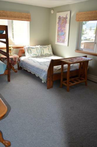 Bay Ave Bed And Breakfast Inn