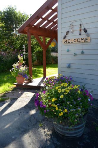 Bay Ave Bed And Breakfast Inn