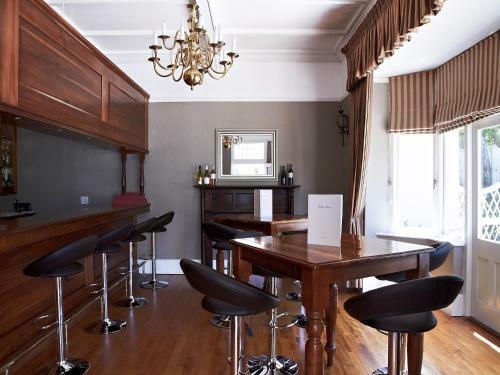 Hostal Parkes Manor