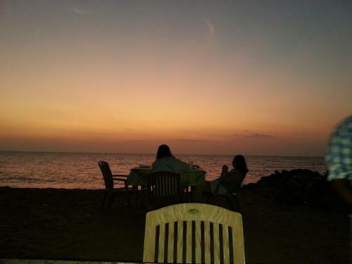 Solomon Beach Hotel