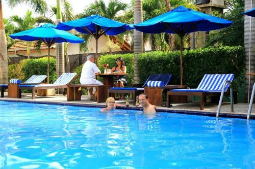 St.lachlan Hotel & Suites