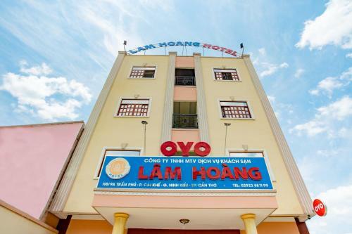 Vaccinated Staff - Oyo 971 Lam Hoang Hotel