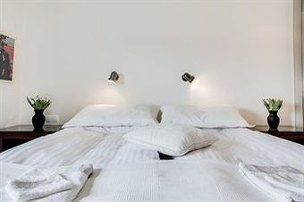 Hotel Guesthouse Bjarney