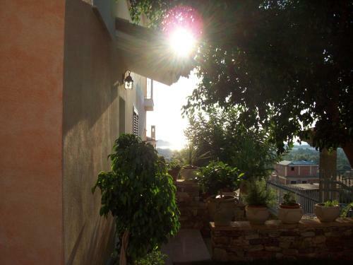 Hostal Affittacamere Belvedere La Peonia