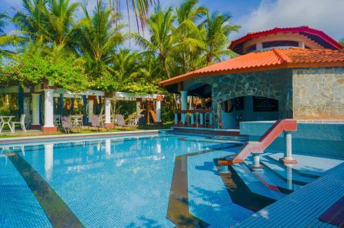 Hotel Las Olas Beach Resort
