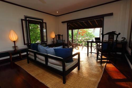 Sunset Villa By Burasari