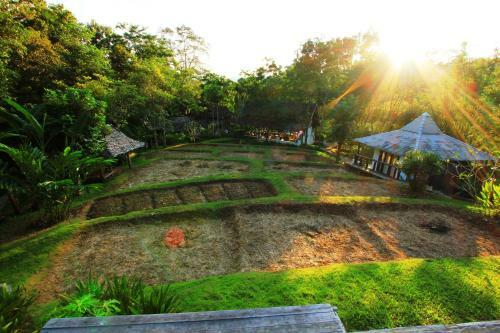 Hotel Baanrai Lanna Resort