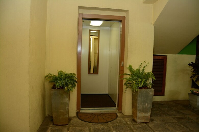 Bed & Breakfast Monsoon Suites