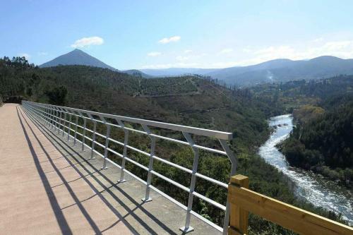 Casa De Barreiros Cam�lias De Basto