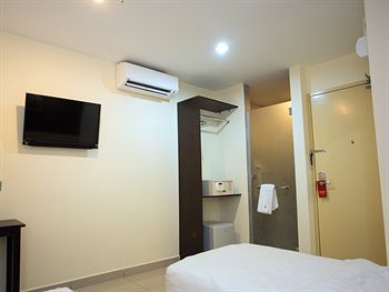 One Avenue Hotel