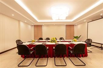 Hotel The Royale Bintang The Curve