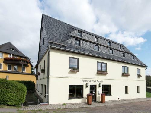 Spacious Holiday Home In Deutschneudorf In The Ore Mountains