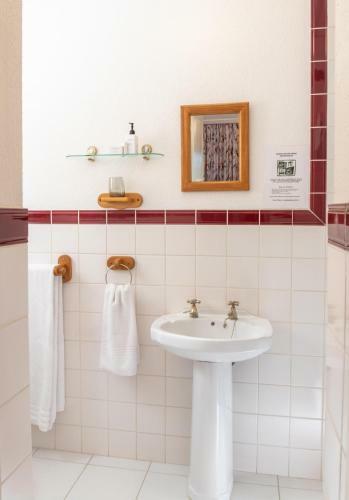 Hostal Knightsbury Guest House