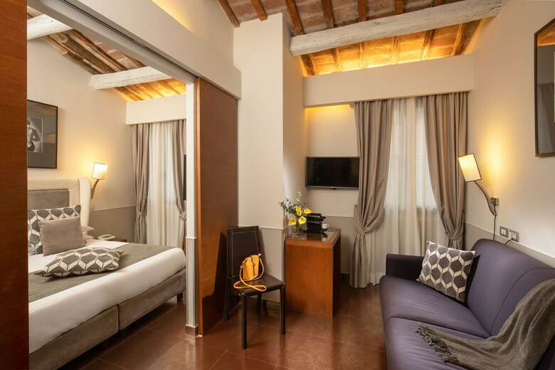 Hotel Condotti