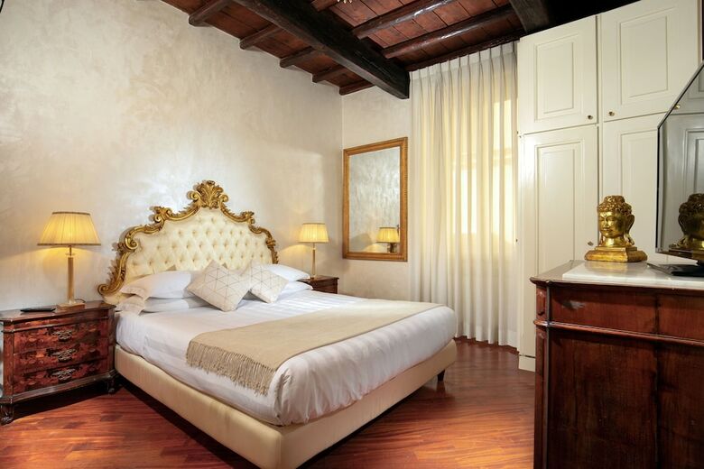Hotel Condotti