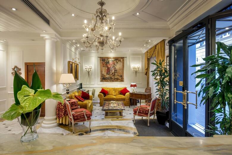 Hotel Condotti