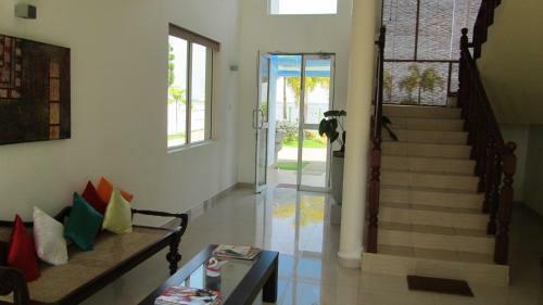 Hotel Rainbow Lagoon Villa