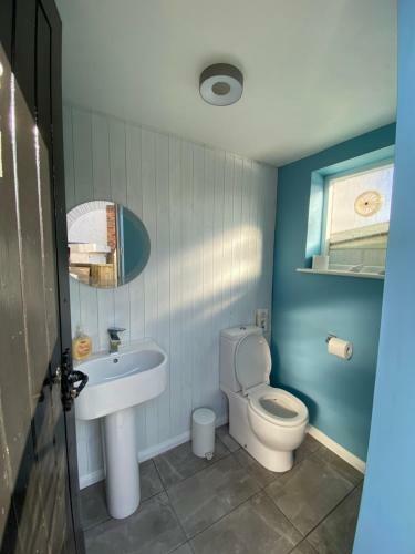 Hostal Waterside Guesthouse