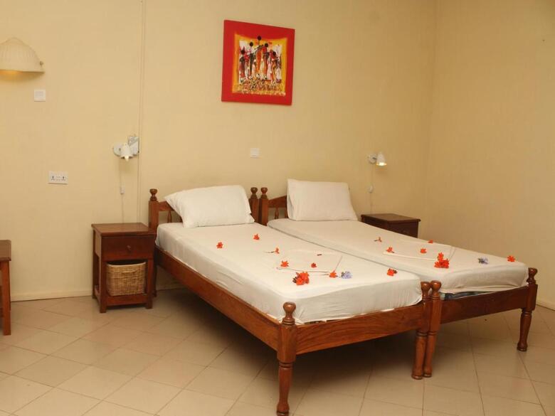 Lemon Creek Hotel Resort