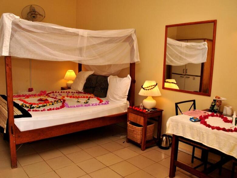 Lemon Creek Hotel Resort