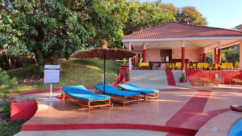 Lemon Creek Hotel Resort
