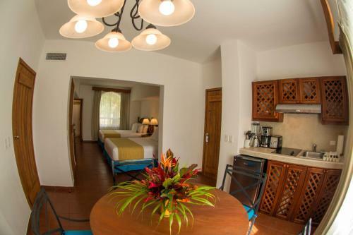 Amatique Bay Hotel