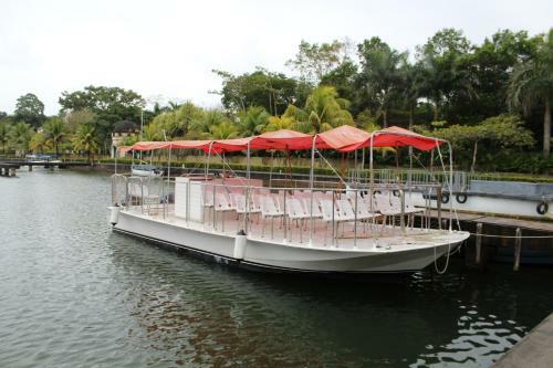 Amatique Bay Hotel