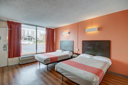 Motel 6 Somerset